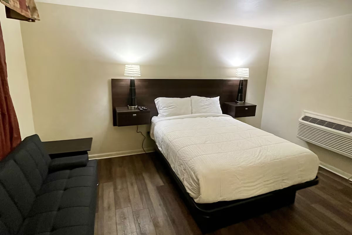 Book Single Room in Smyrna, DE